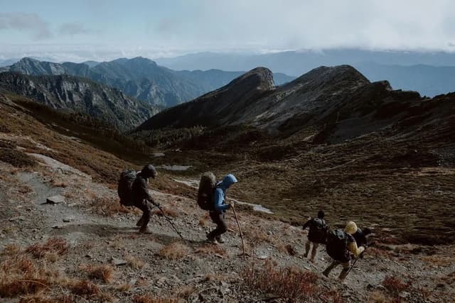 /static/images/mountain-social-events-education/mountain-social-events-education-1.jpeg